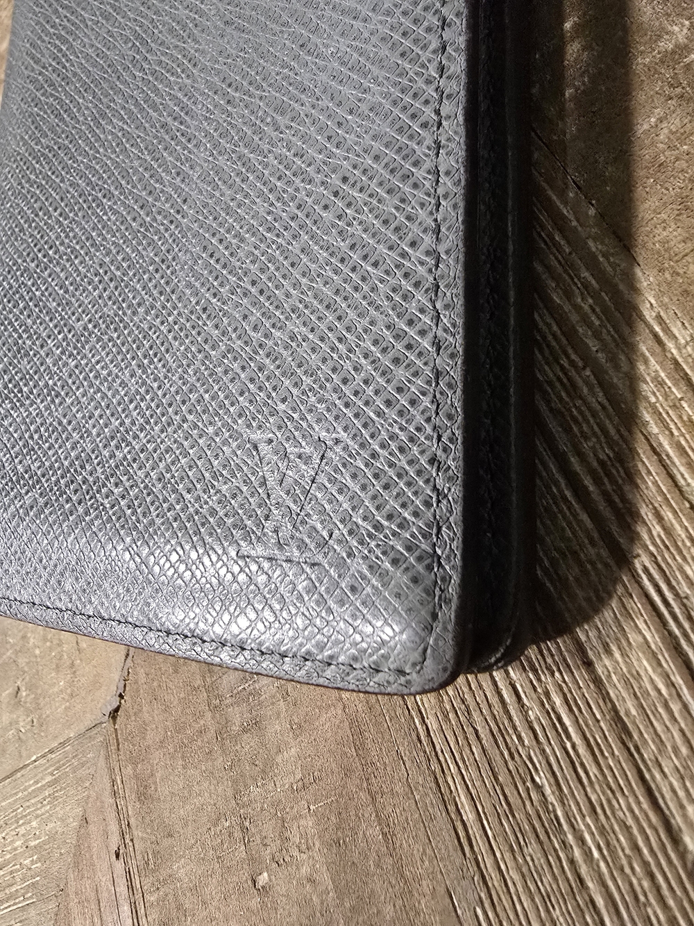 Authentic Louis Vuitton Taiga Brazza Long Wallet Gray Bifold